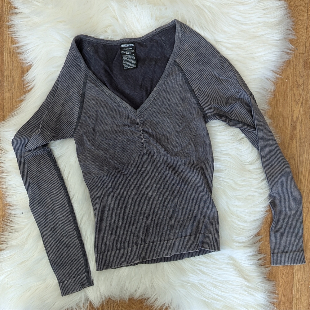 PINK Victoria's Secret Active Long Sleeve V-neck Ribbed Top